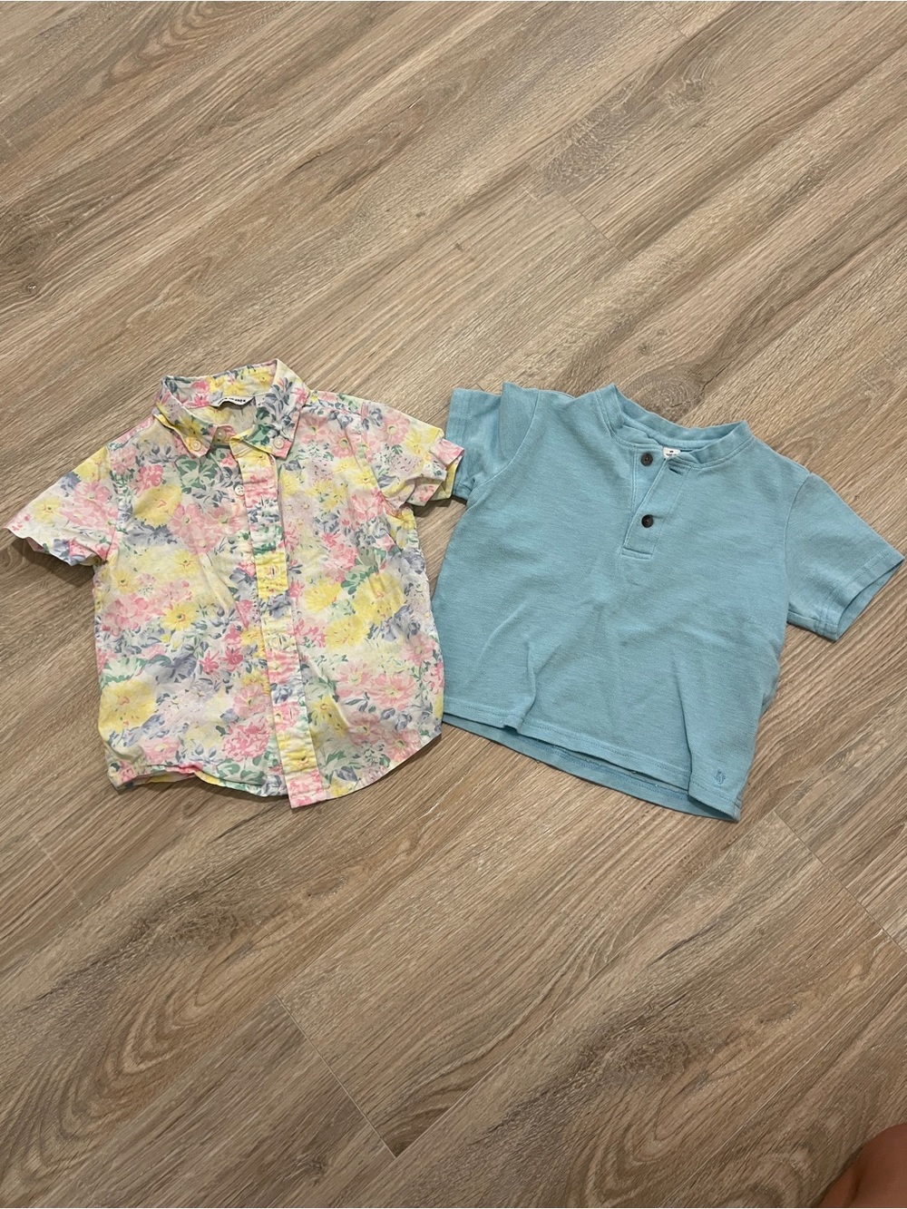 Both Janie and Jack Pastel Floral Button-Down & Light Blue T-shirt toddler 2T